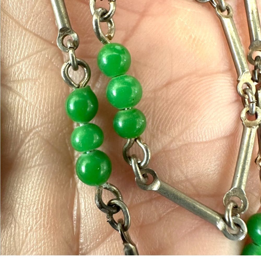 Green beaded silver tone dainty necklace - Picture 7 of 7